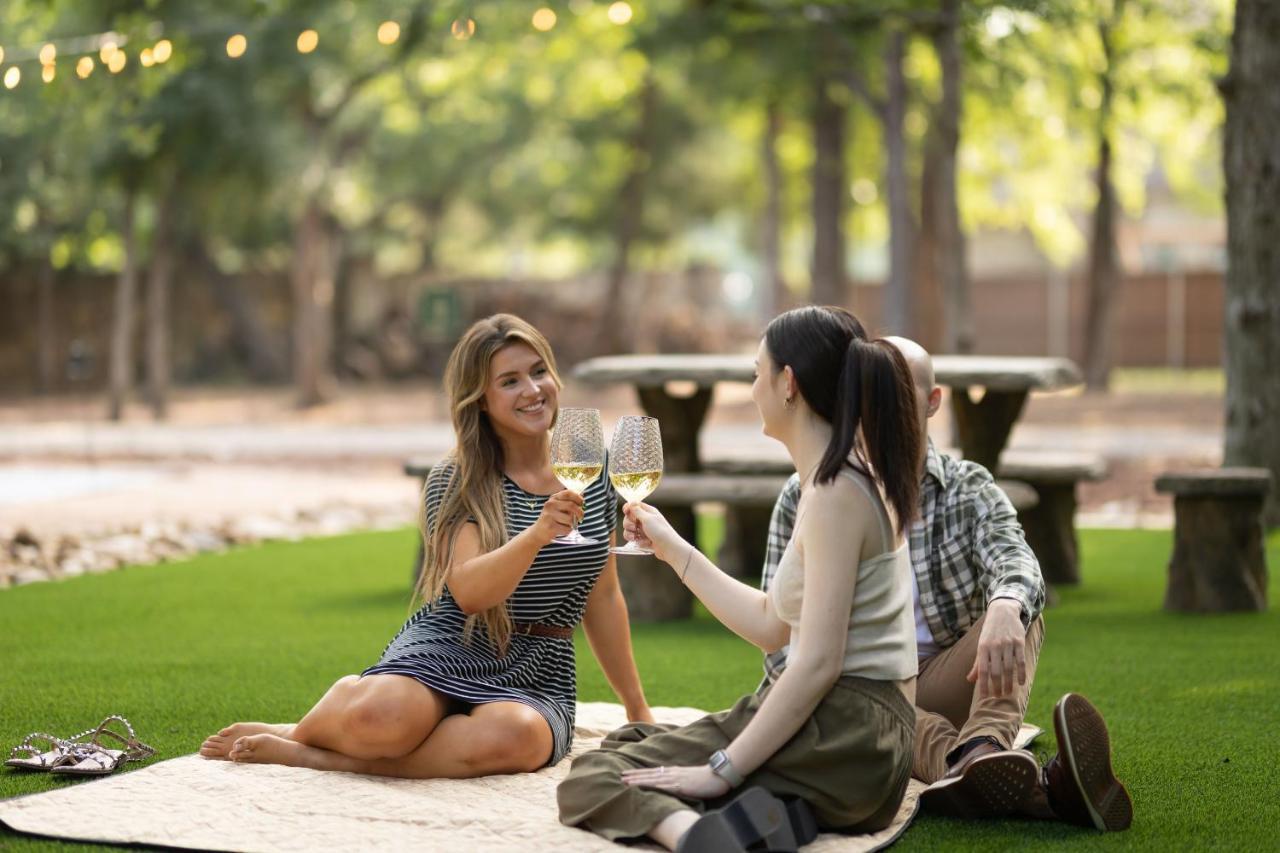 7744 Ranch Glamping Resort Austin Ngoại thất bức ảnh