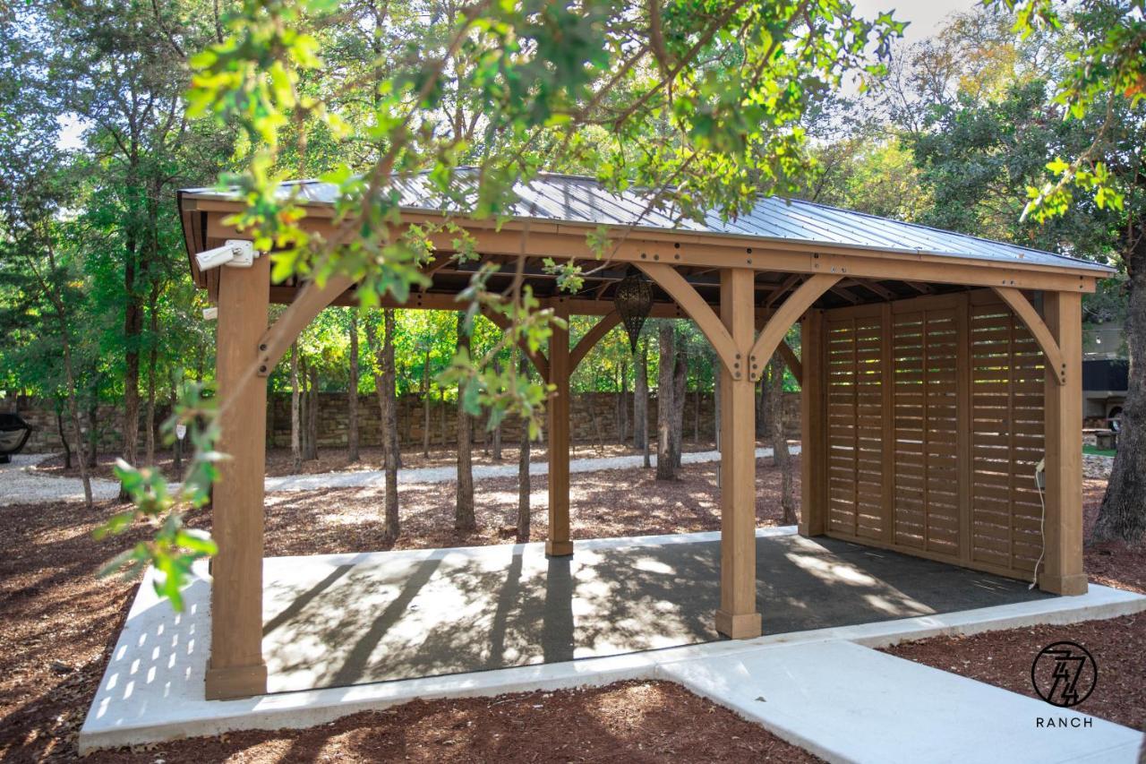 7744 Ranch Glamping Resort Austin Ngoại thất bức ảnh