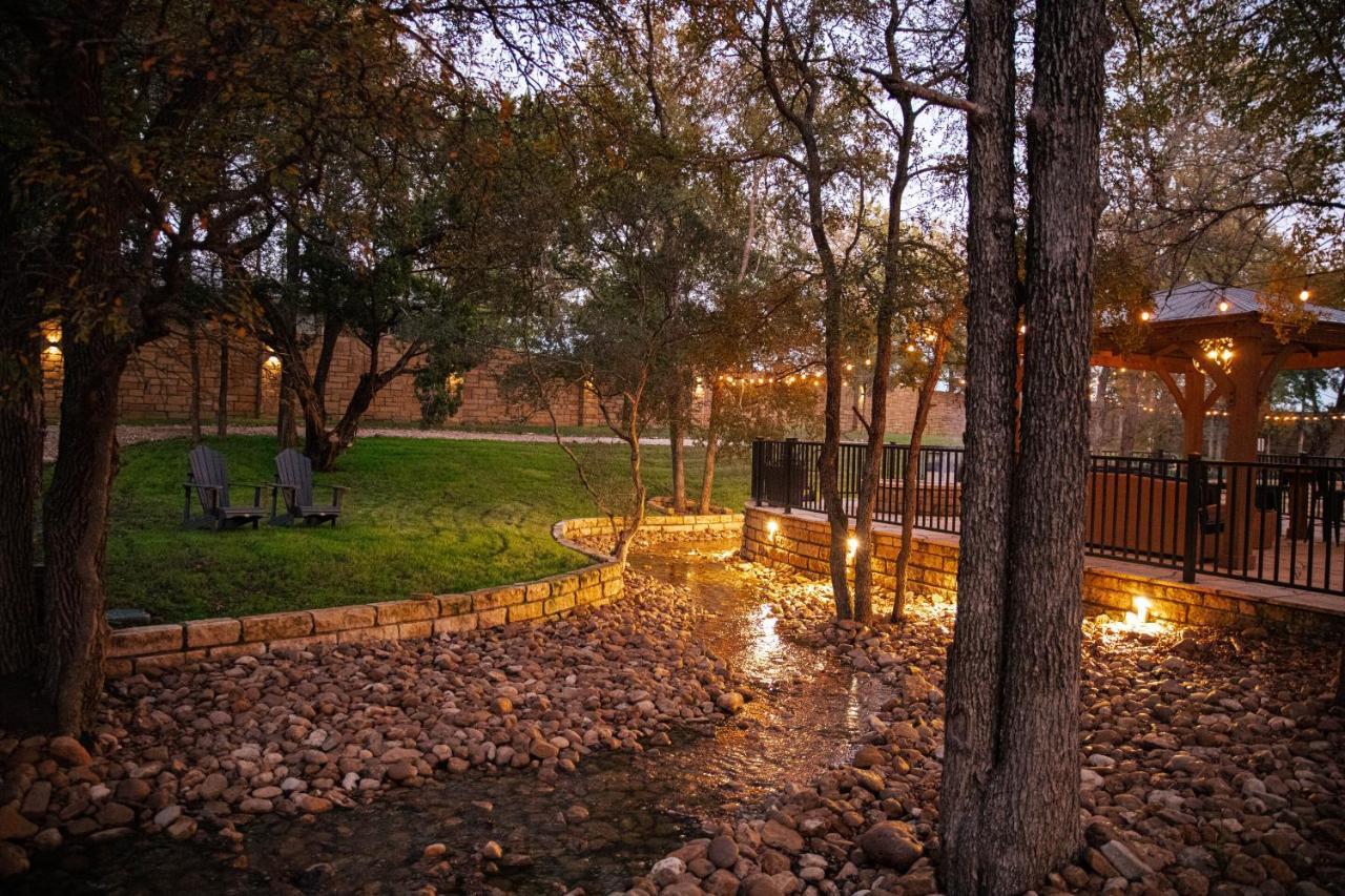 7744 Ranch Glamping Resort Austin Ngoại thất bức ảnh