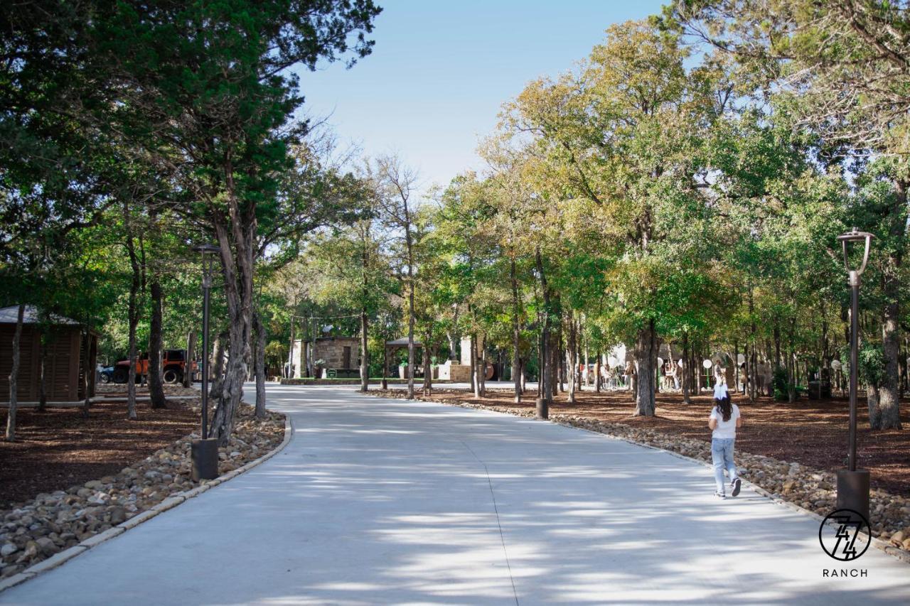 7744 Ranch Glamping Resort Austin Ngoại thất bức ảnh