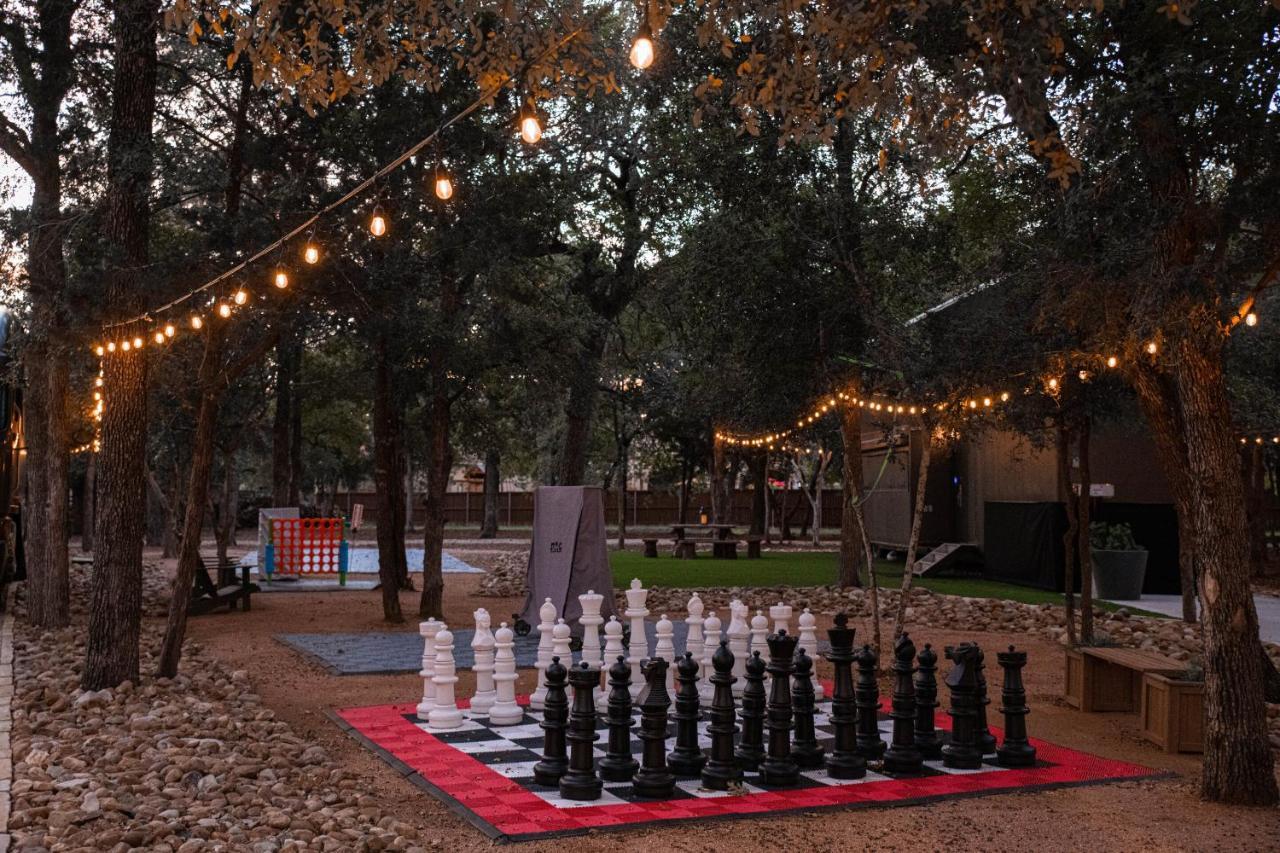 7744 Ranch Glamping Resort Austin Ngoại thất bức ảnh